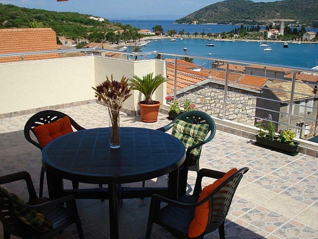 Apartment II Radisic Beautiful View Vis Dış mekan fotoğraf